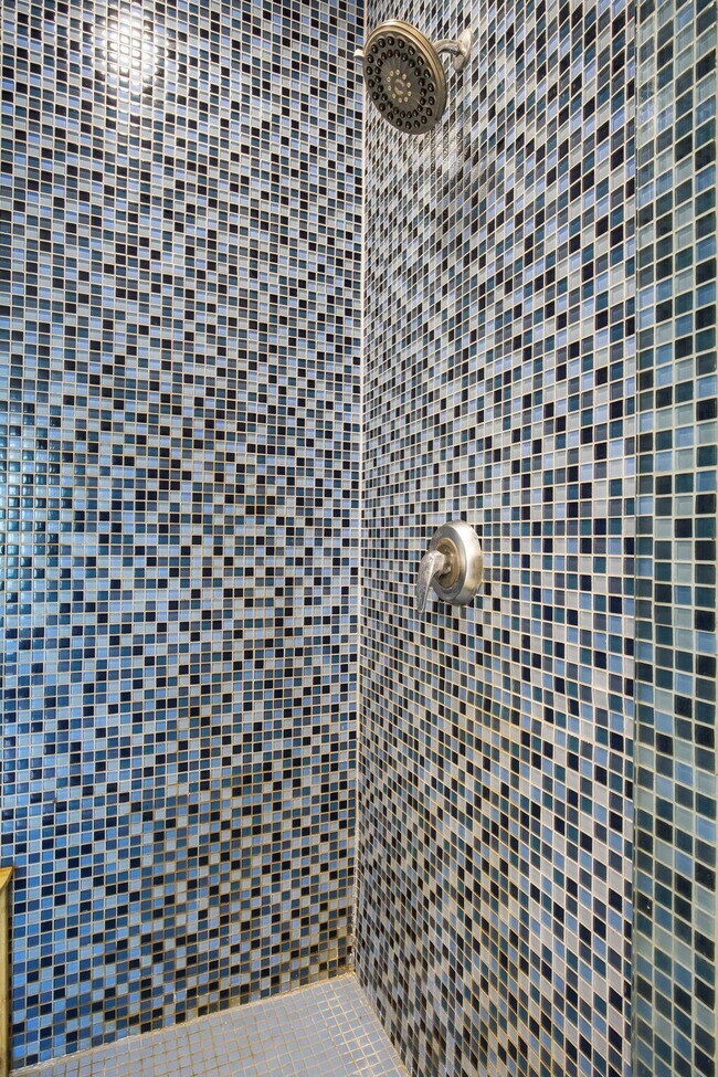 Building Photo - 261 S Limestone