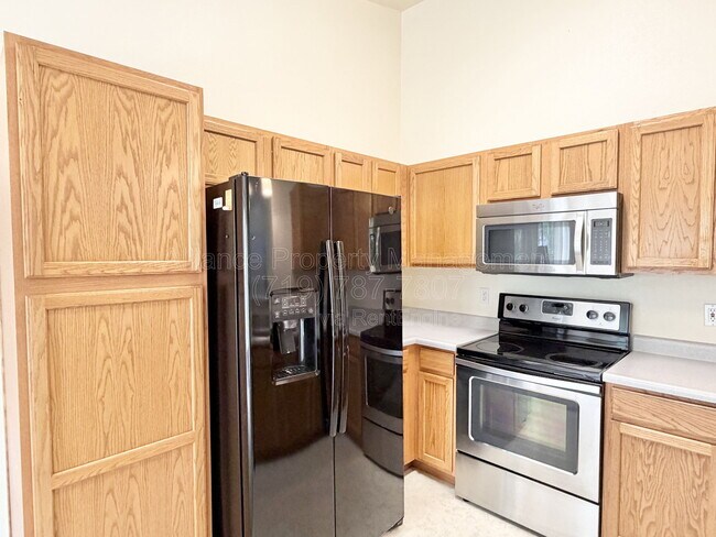 Building Photo - 3870 Strawberry Field Grove