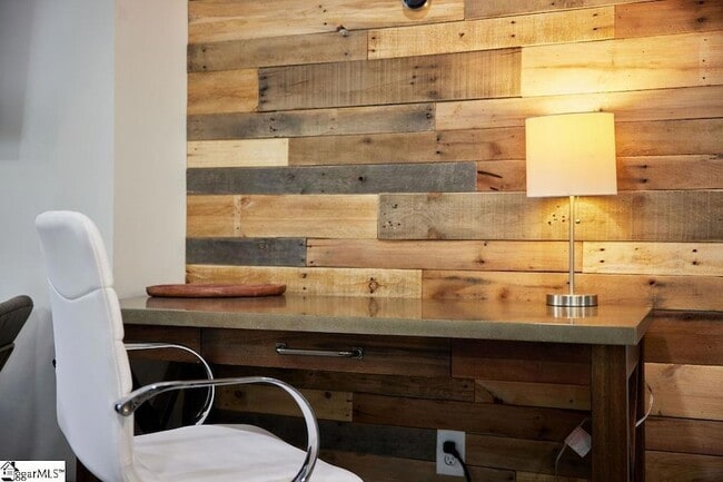 Building Photo - 4 Lindberg Ave