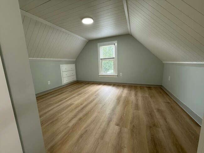Building Photo - 314 Mcrae