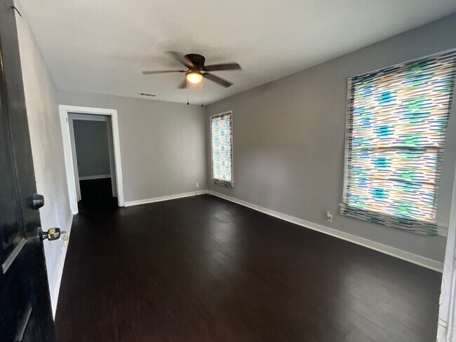Building Photo - Shreveport Housing