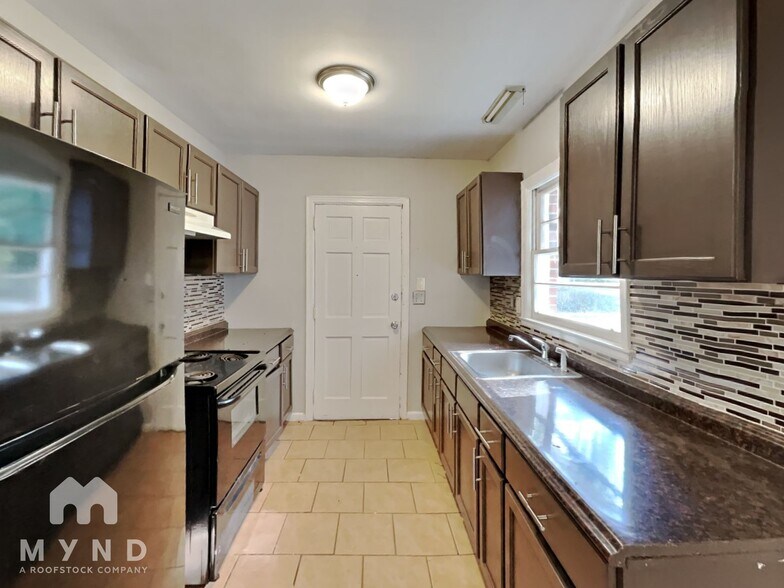 Building Photo - 3660 Hill Acres Rd SW