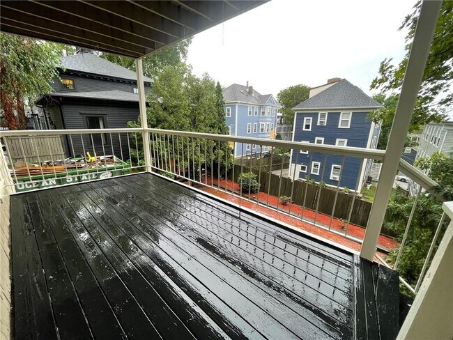 Building Photo - 176 Congdon St