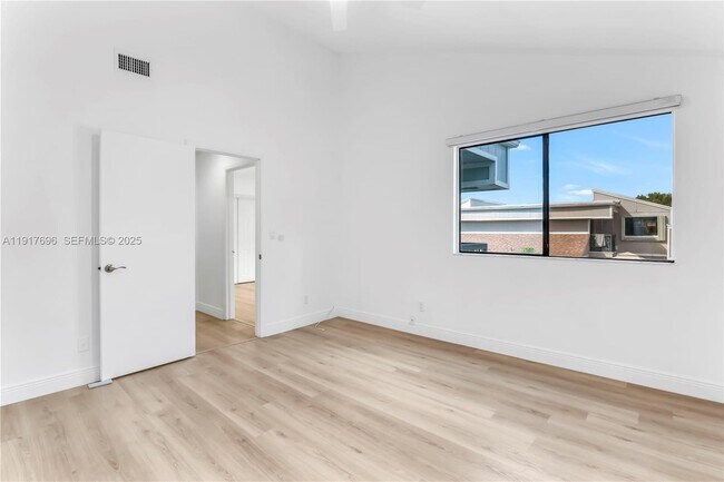 Building Photo - 617 NW 132nd Terrace