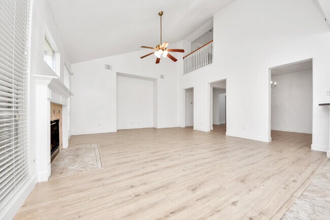 Building Photo - Spacious 4-Bedroom Home with Private Office & Room for Everyone!