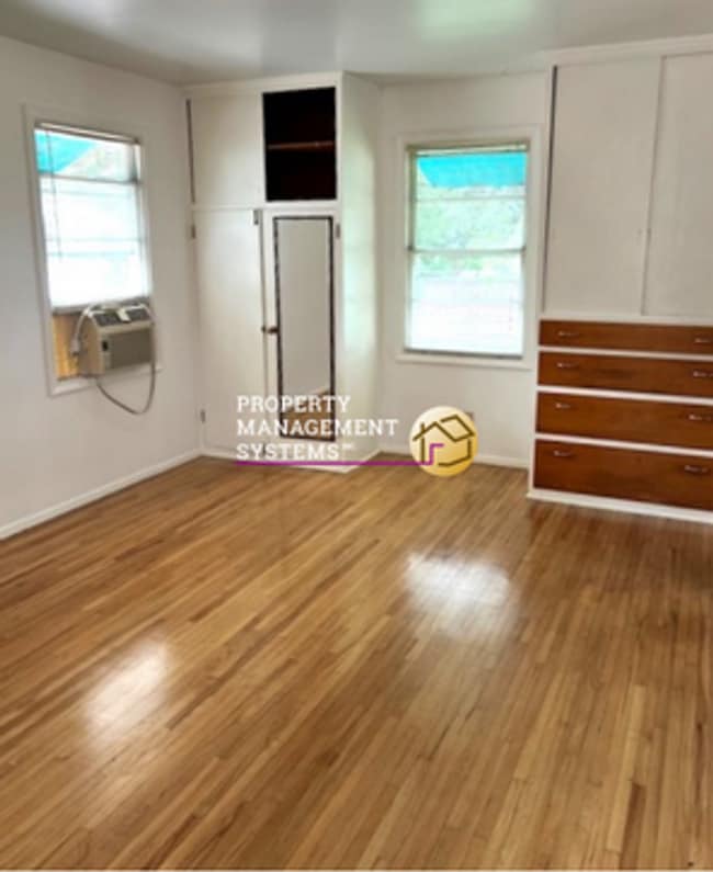 Building Photo - 1 Bedroom Bungalow in Holladay