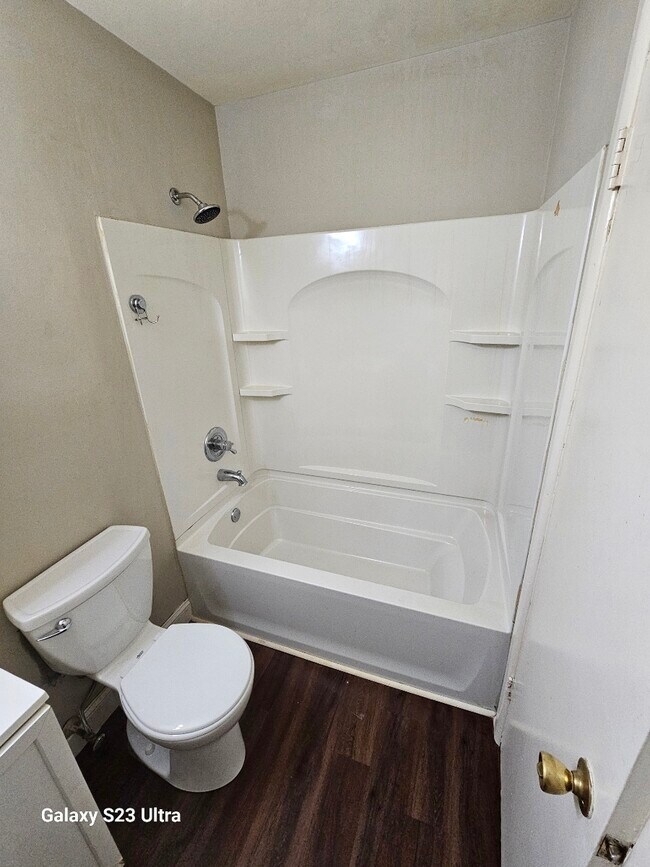 Building Photo - 3415 Emerald Dr