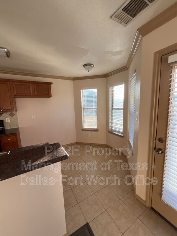 Building Photo - 509 Mast Ct