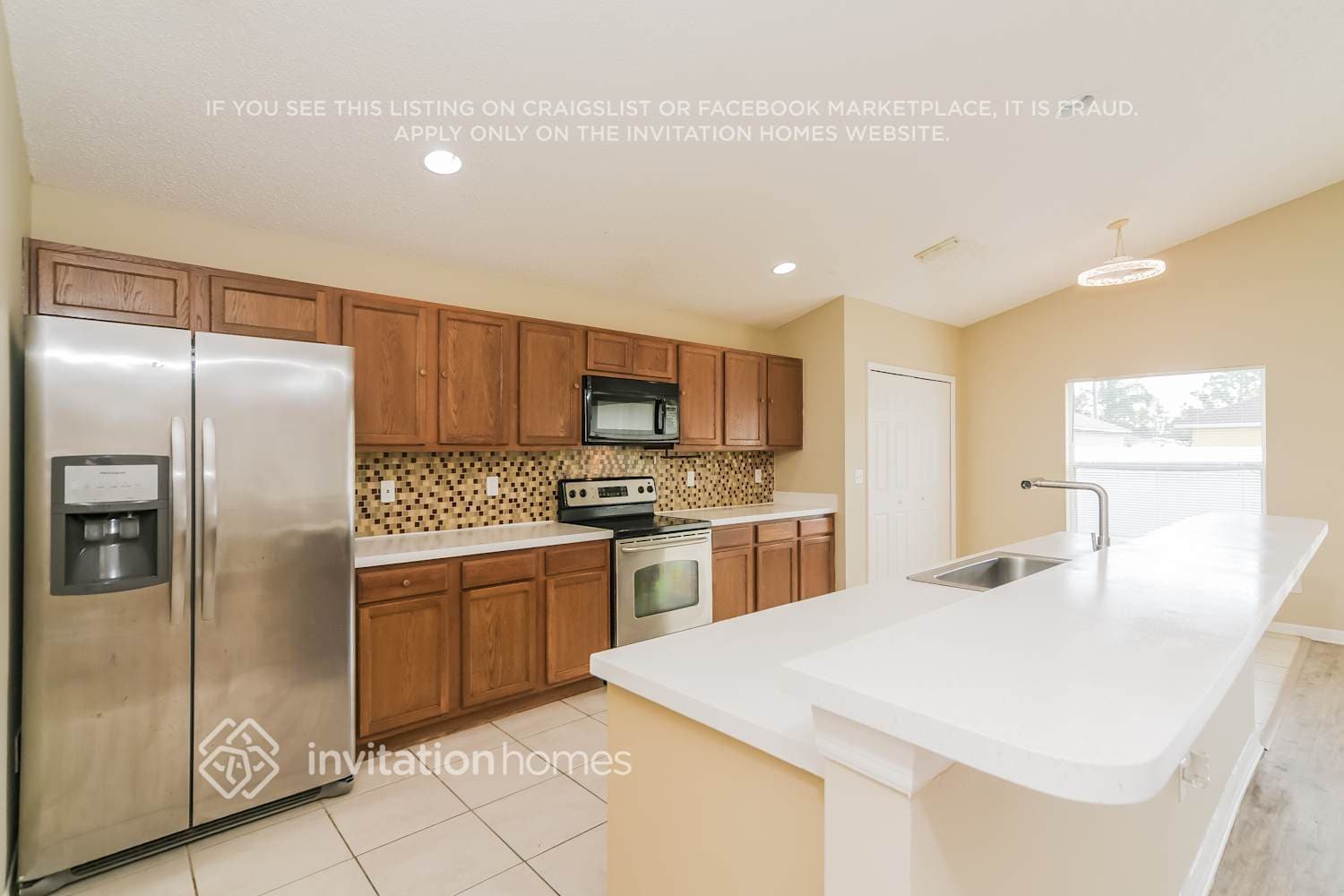 Building Photo - 727 Versailles Ln