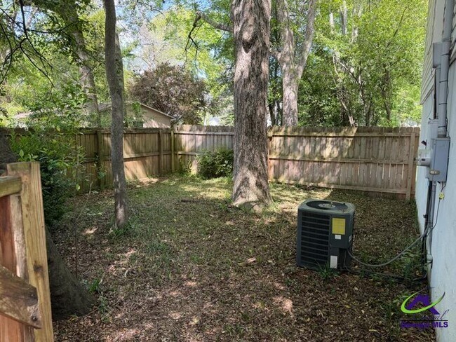 Building Photo - 1007 Third St