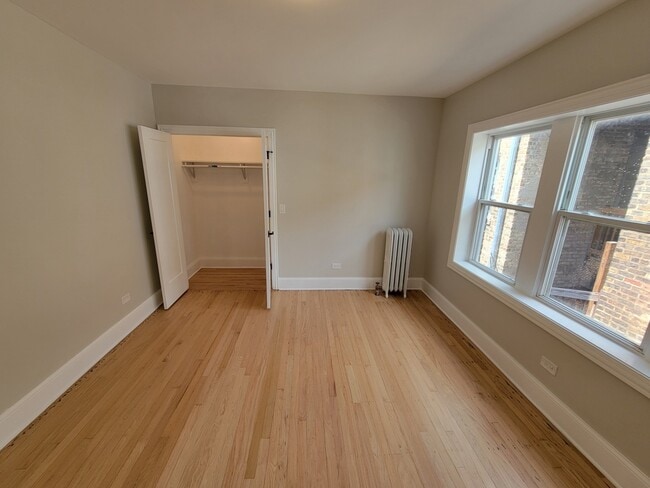 Building Photo - 6418 N Richmond St