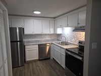 Building Photo - 734 N Country Acres Ave