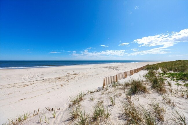 Building Photo - 345 Dune Rd