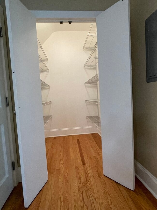 Building Photo - 1838 Ashland Ave