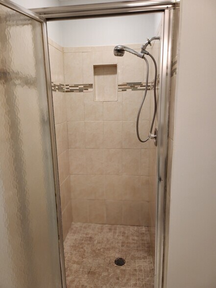 Building Photo - 5433 Lakefront Blvd