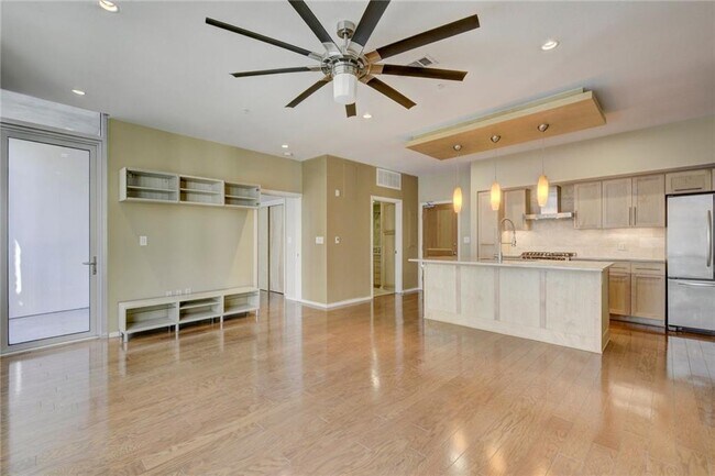 Building Photo - 1600 Barton Springs Rd