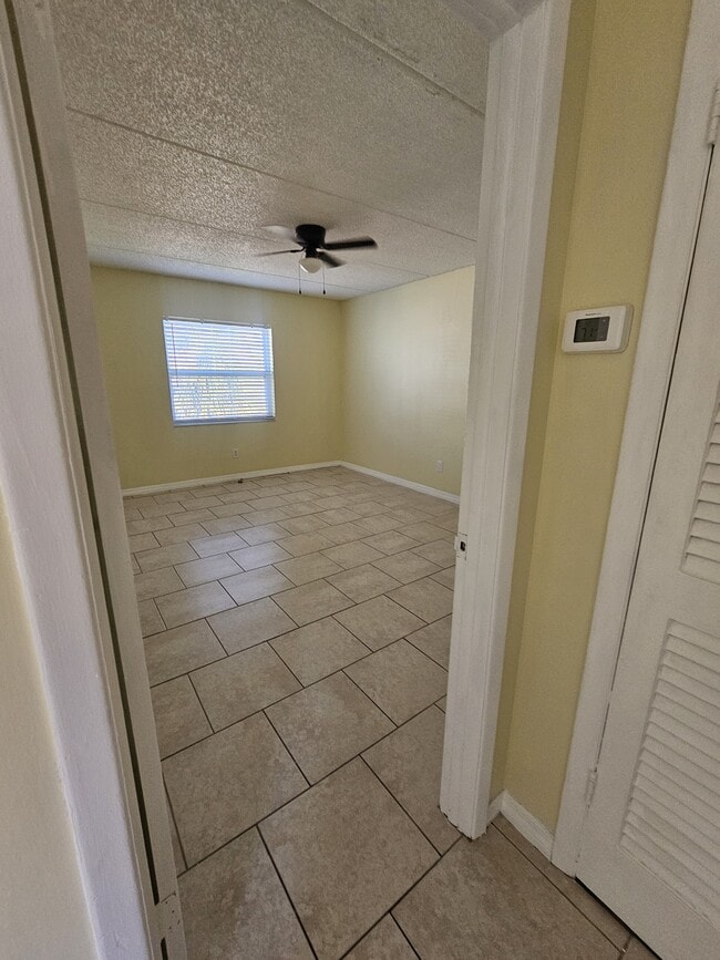 Building Photo - 2845 Somerset Park Dr