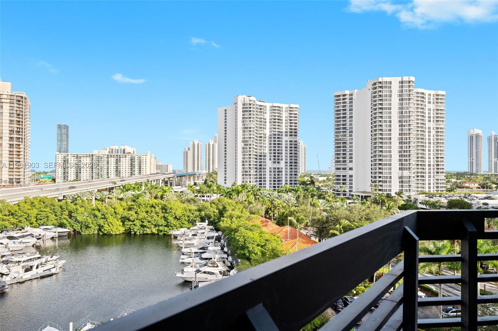 Building Photo - 3500 Mystic Pointe Dr