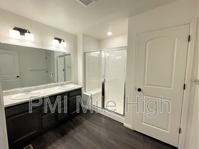 Building Photo - 21138 E 61st Dr