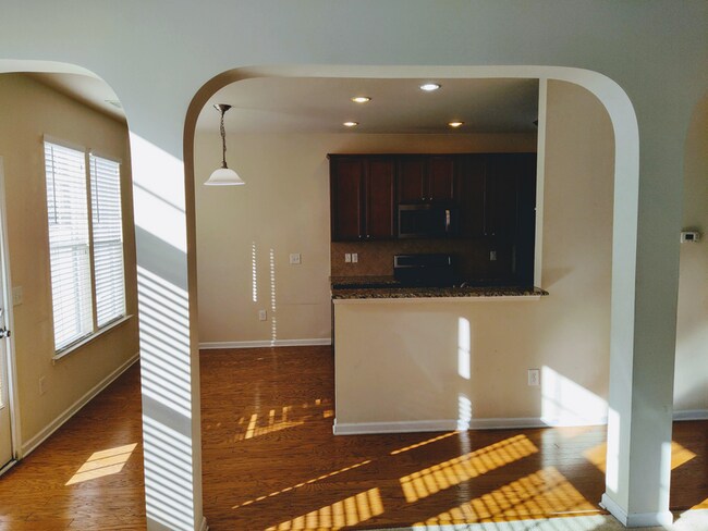Building Photo - 320 Hammond Oak Ln