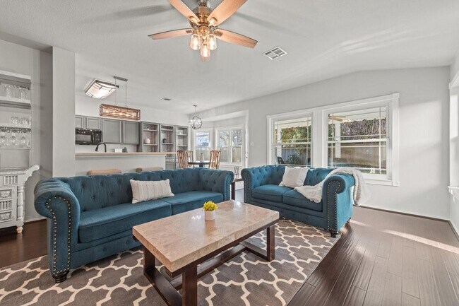 Building Photo - 1514 Lobo Mountain Ln
