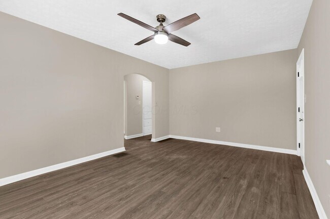 Building Photo - 1059 Lawrence Dr