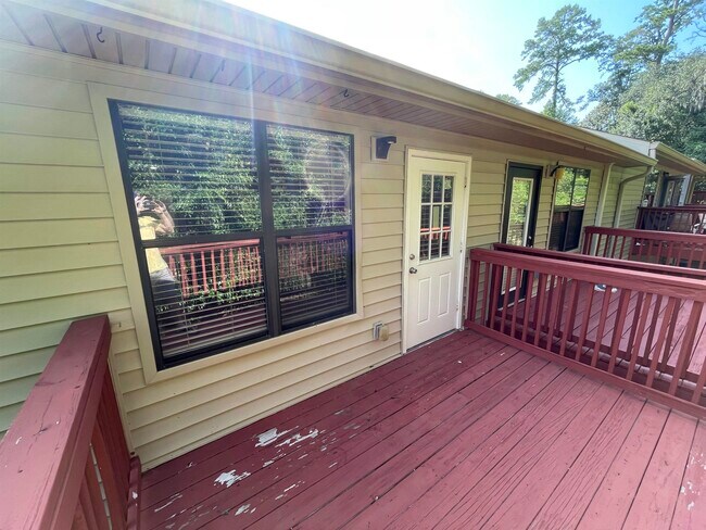 Building Photo - 2310 Timber Oak Ln