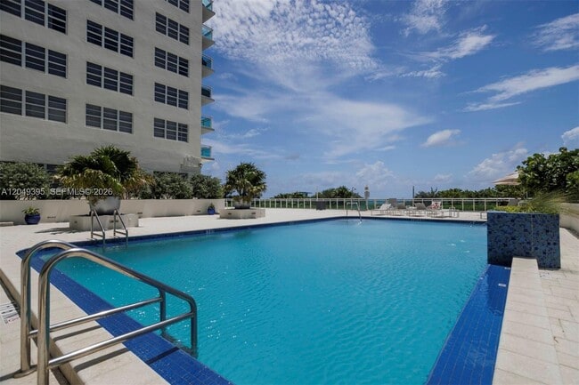 Building Photo - 6917 Collins Ave