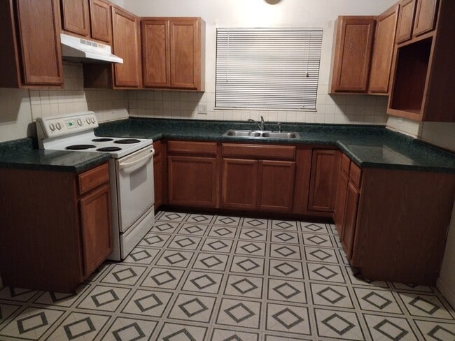 Building Photo - 306 Aldridge St