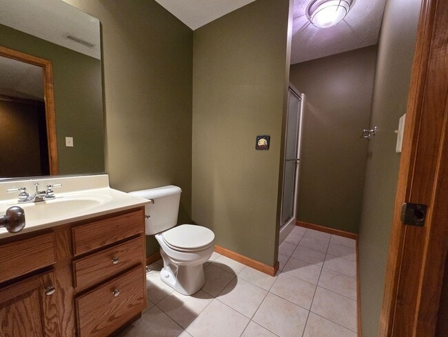 Building Photo - Beautiful 4 bedroom home in Normal!