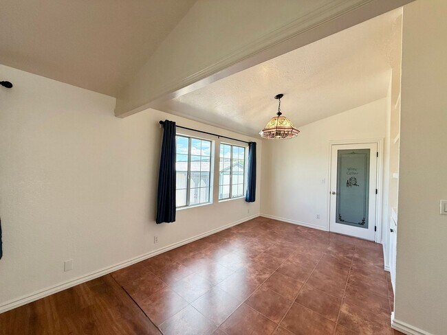 Building Photo - Charming 2-Bedroom Home with Office & Lake...