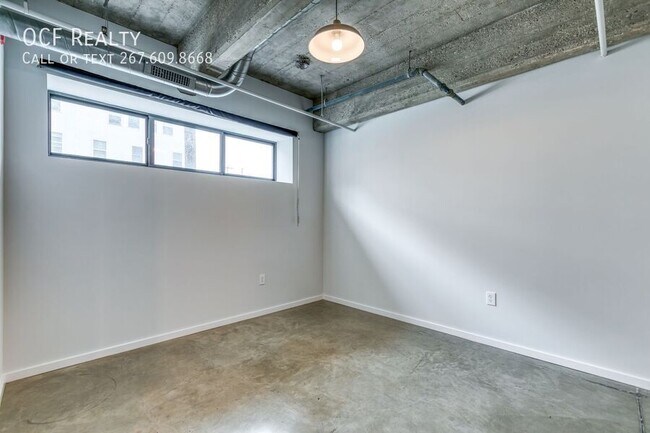 Building Photo - 4800 Brown St