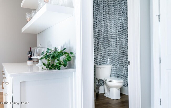 Building Photo - 10400 Meeting St