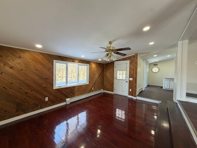 Building Photo - Charming 3-Bedroom Home Near Pontoosuc Lake