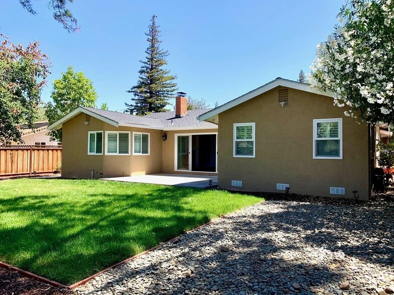 Building Photo - 4075 Beebe Cir