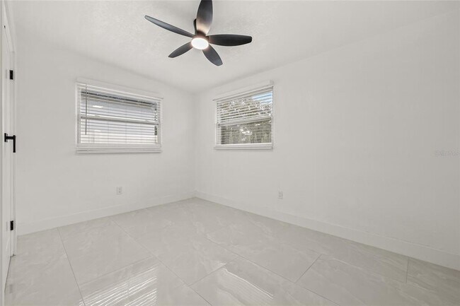 Building Photo - 2134 Catalina Dr