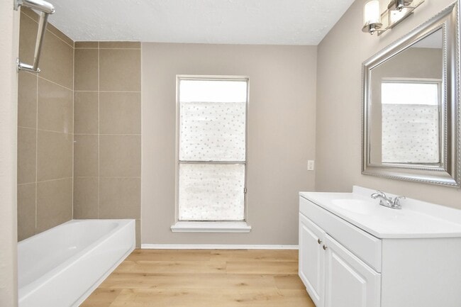 Building Photo - 10023 King Ranch Ln