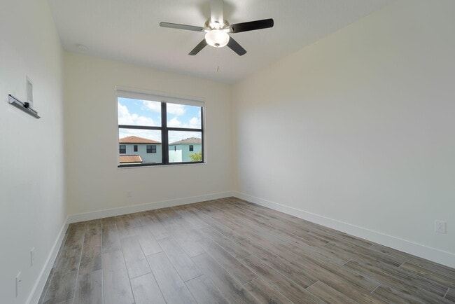 Building Photo - 5447 Starfish Rd