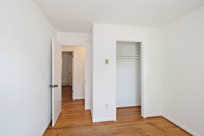 Building Photo - Move-in Ready Northern Albemarle County Home