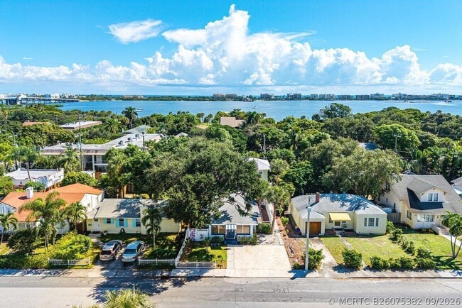 Building Photo - 314 S Palmway