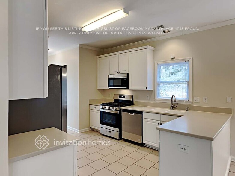 Building Photo - 7170 Threadstone Overlook