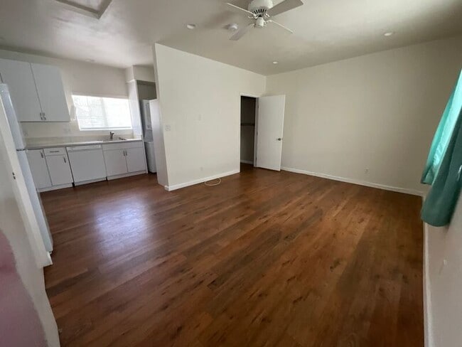 Building Photo - 5006 N Banna Ave