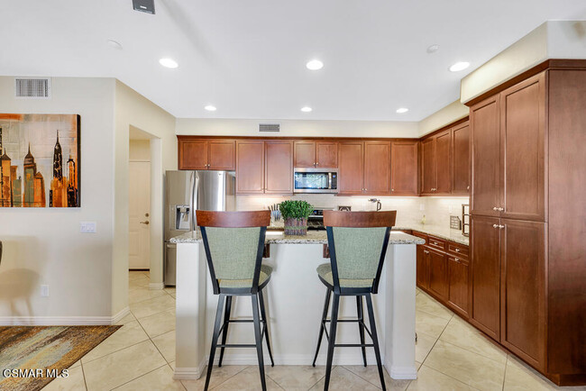 Building Photo - 1510 Silver Shadow Dr