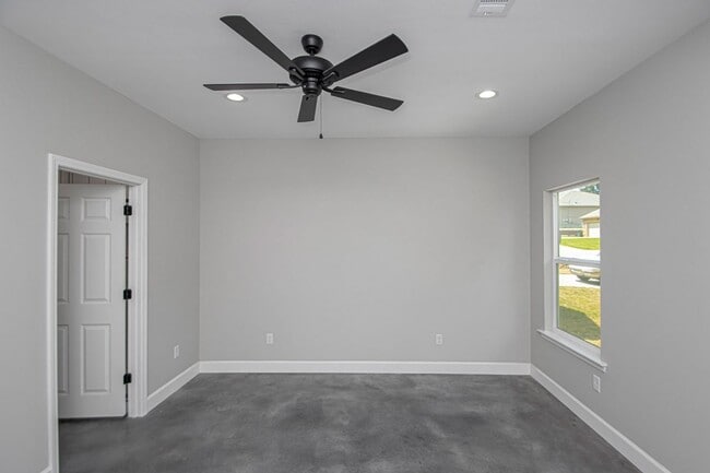 Building Photo - 1621 Wilson Rd