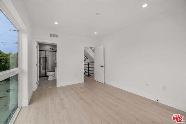 Building Photo - 4922 S Centinela Ave