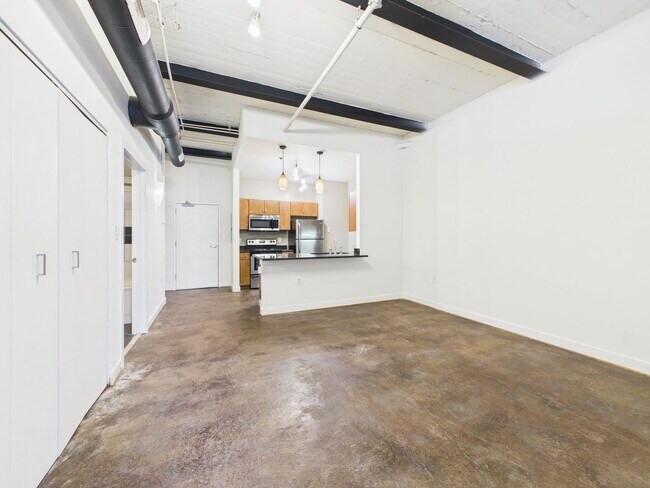 Primary Photo - 15 N 18th St