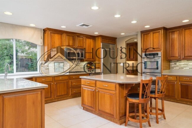 Building Photo - Executive Folsom Rental with a Pool, Energ...