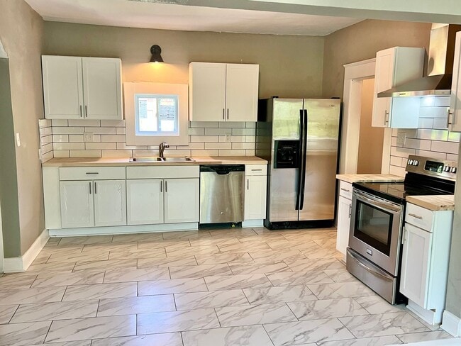 Building Photo - 2601 N 13th St