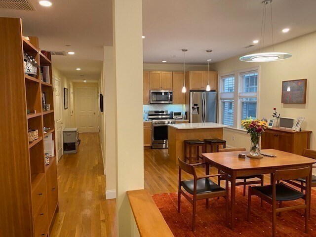 Building Photo - 85-87 Francis St