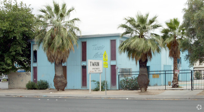 Primary Photo - Twain Apartments